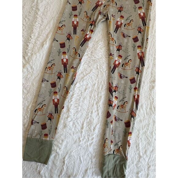 KindThing Christmas Modal Pajamas Size 9-10 - Picture 9 of 10